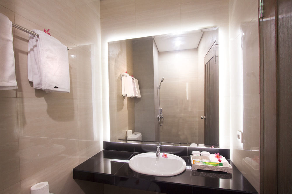 Zen Rooms Seminyak Kayu Jati Esterno foto