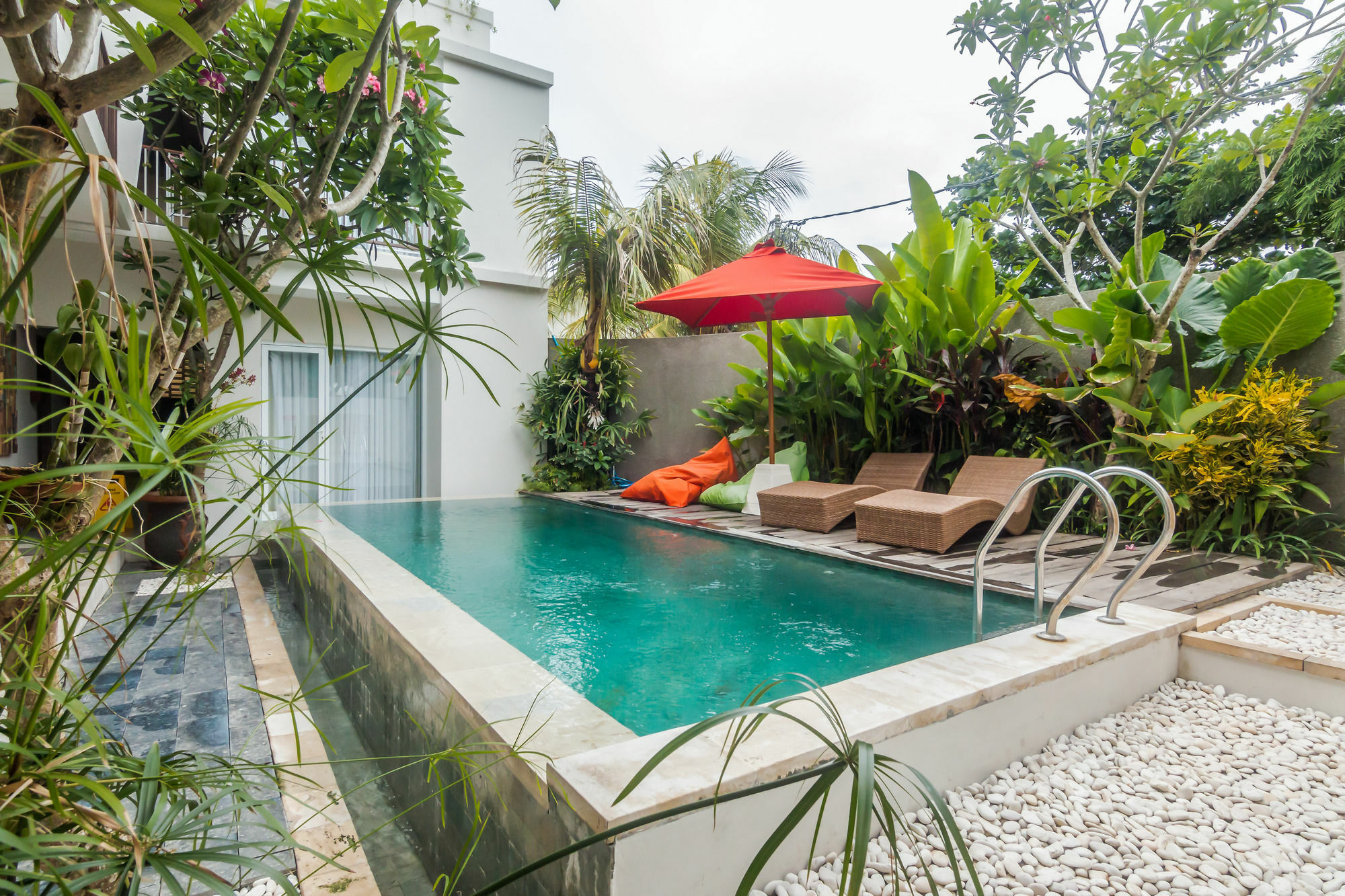 Zen Rooms Seminyak Kayu Jati Esterno foto